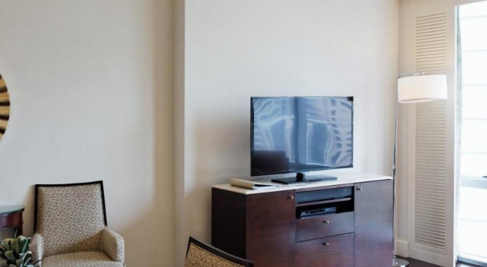 Raffles Makati Hotel Main image