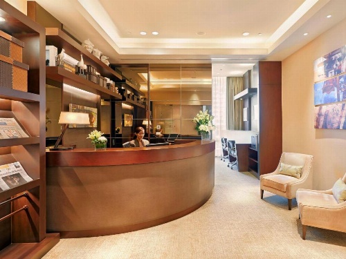 Raffles Makati Hotel image 39